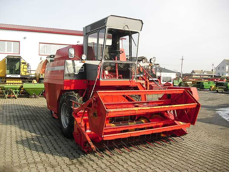 Зерноуборочный комбайн Massey Ferguson 330