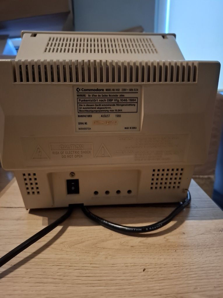 Commodore PC1 z monitorem i stacją dyskietek 1541– rzadki zestaw retro