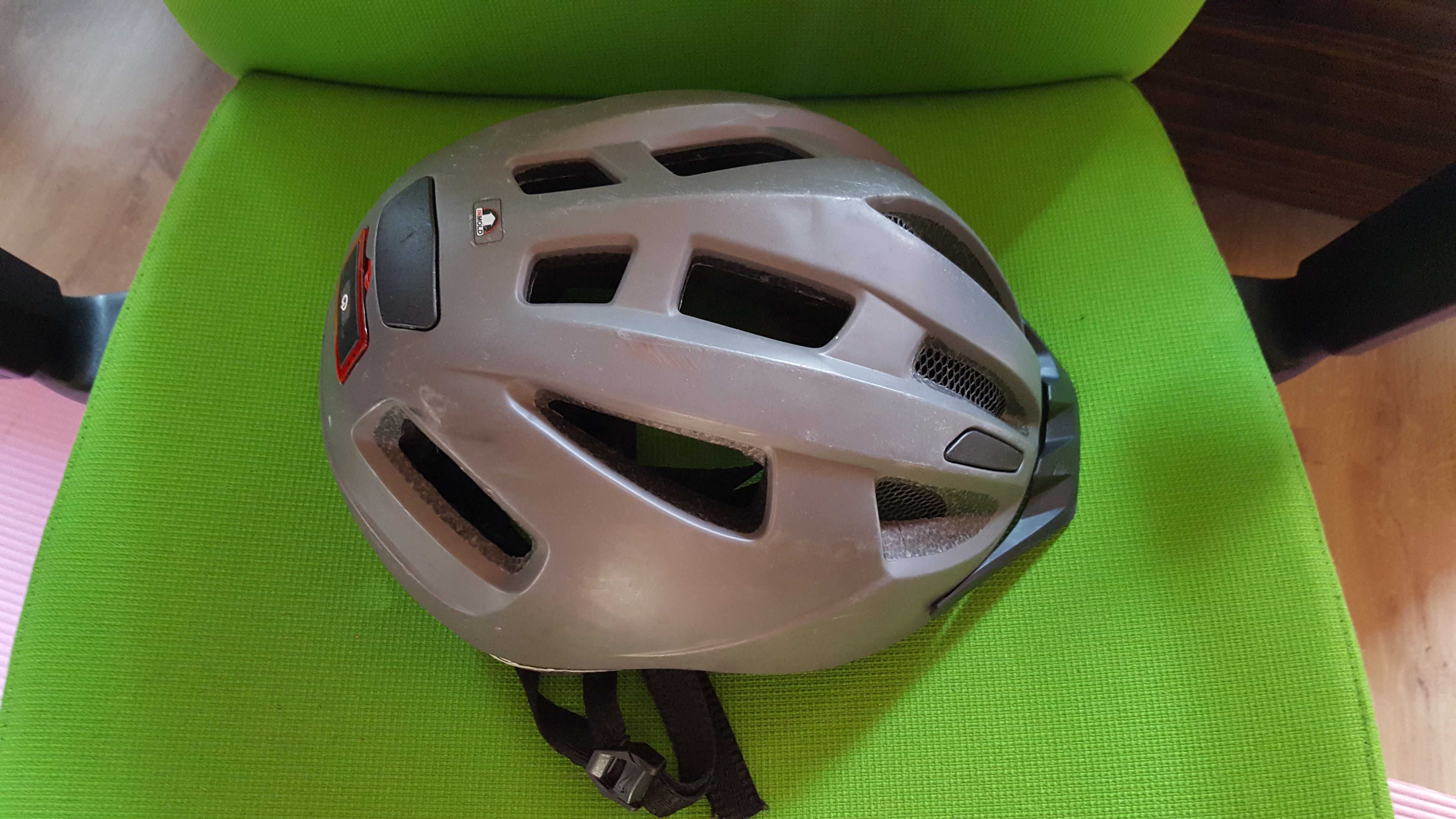 Kask rowerowy S/M  54-59 z oświetleniem