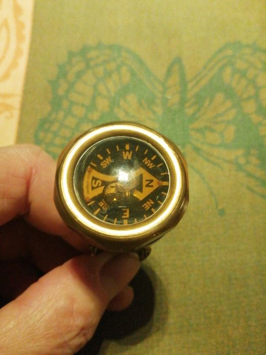 Bússola em Latão