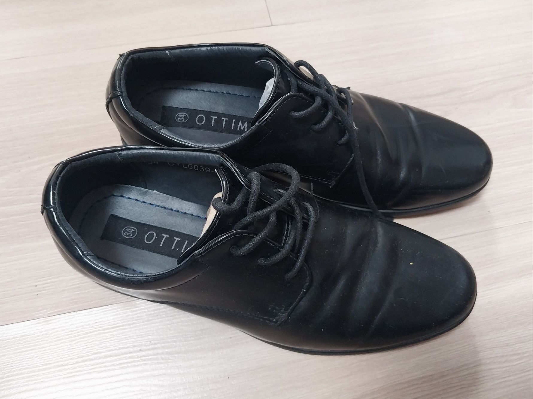 Buty czarne chłopięce eleganckie komunijne Ottimo, rozmiar 34