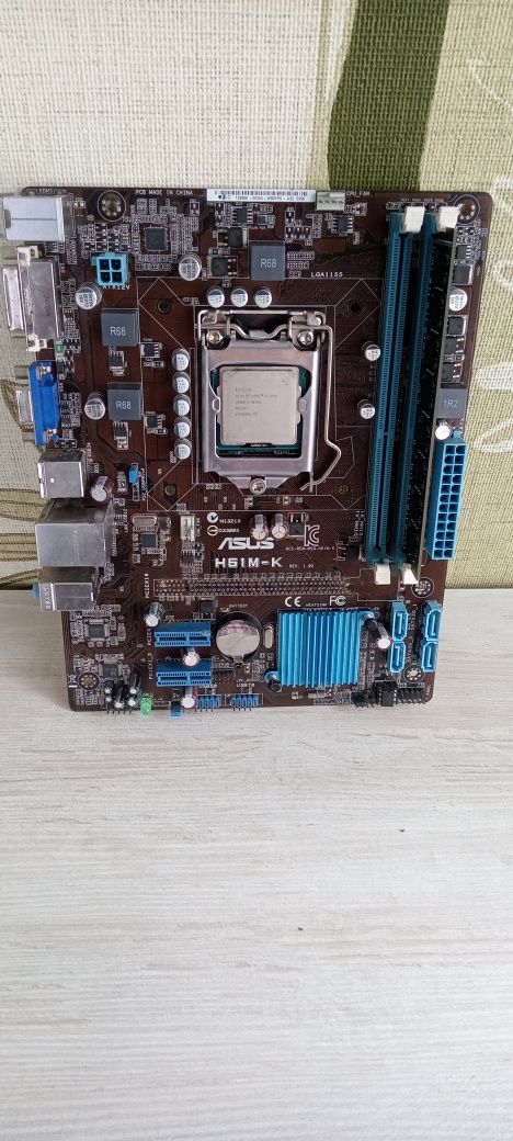 Комплект материнська плата asus h61m-k + core i3 3240 + 1gb ddr3