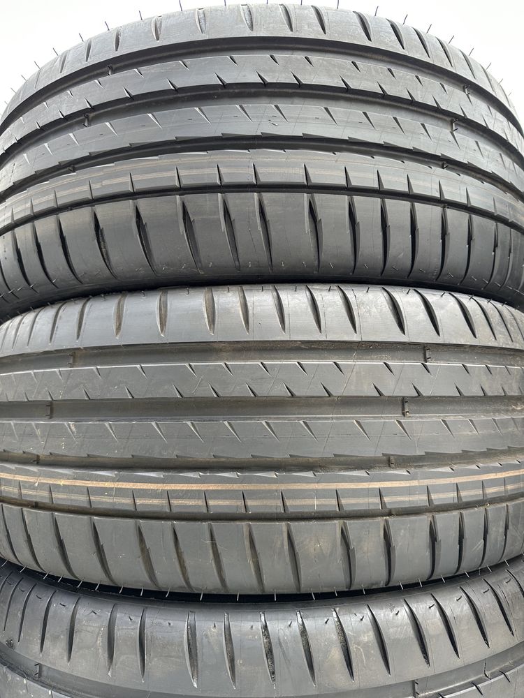 235/45/19 Michelin Pilot Sport 4