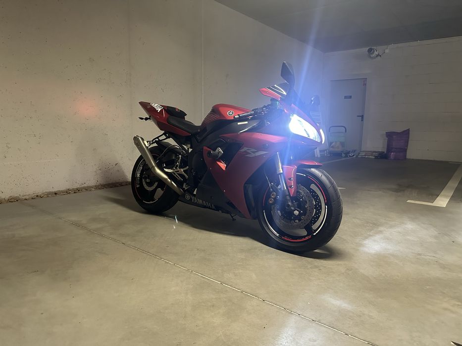 Yamaha R1 RN09 Garażowany