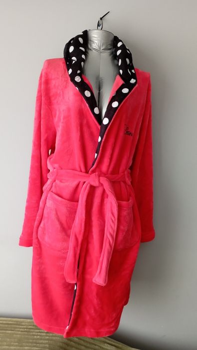 Szlafrok damski frotte w kolorze fuksji Rozmiar M - XL z kapturem i wz