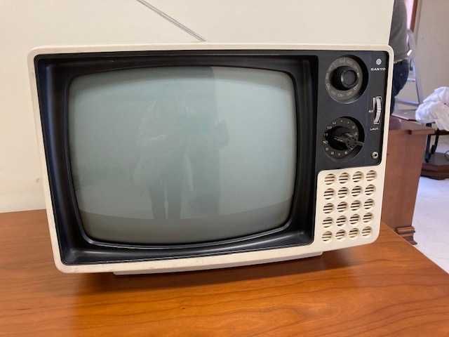 TV Sanyo modelo 12-T228U