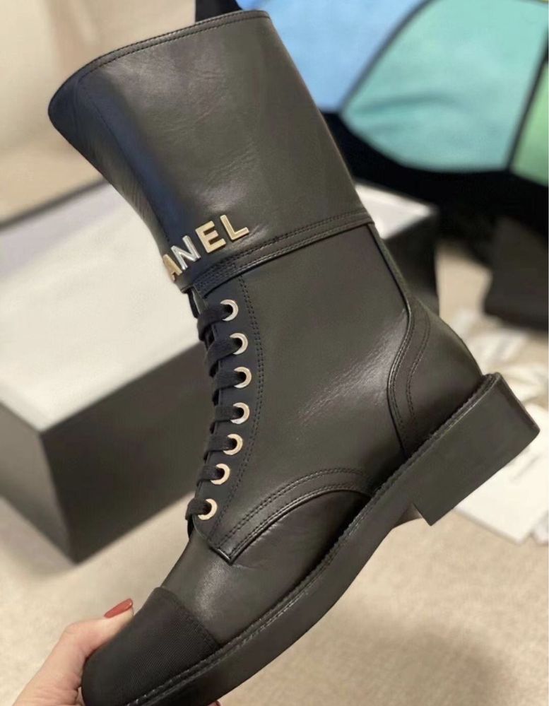 Buty skorzane Chanel