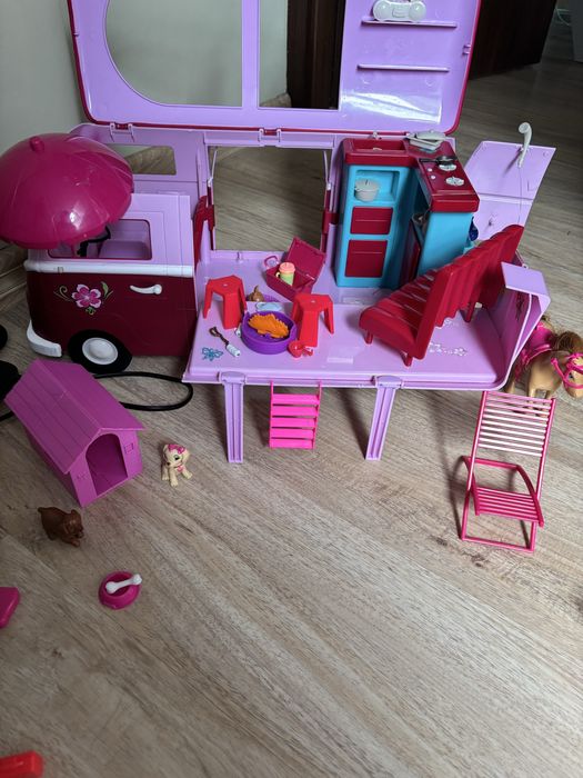 Zestaw Barbie i Steffi - kamper, lalki, akcesoria