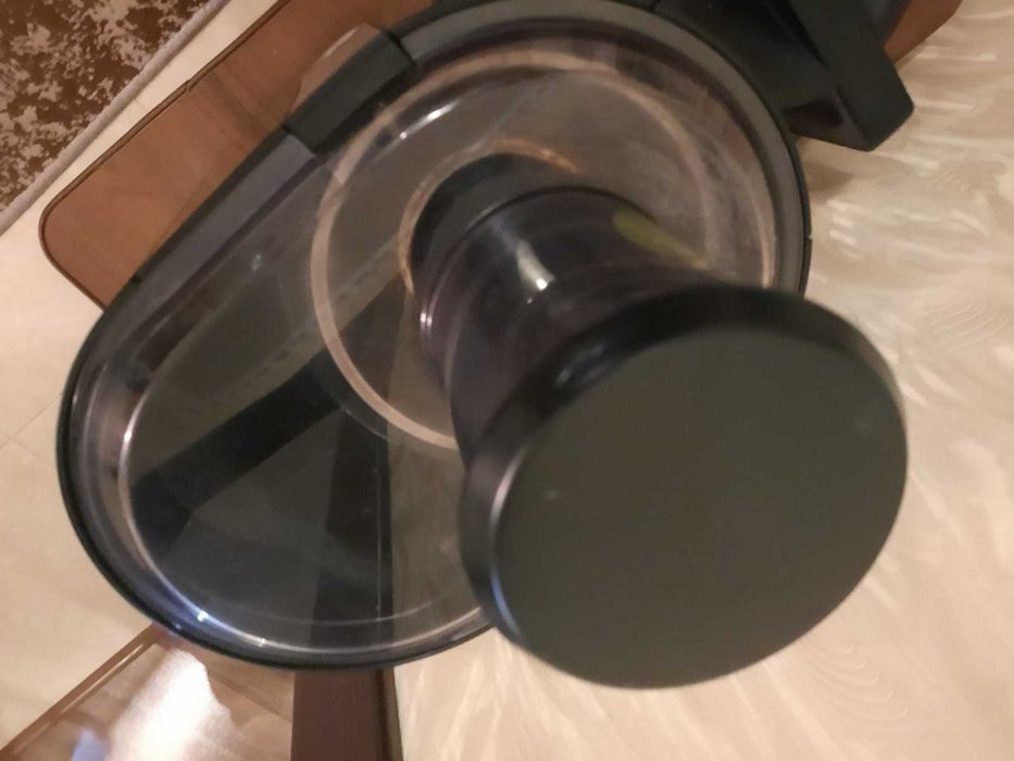 Соковыжималка центробежная BRAUN J500 Black