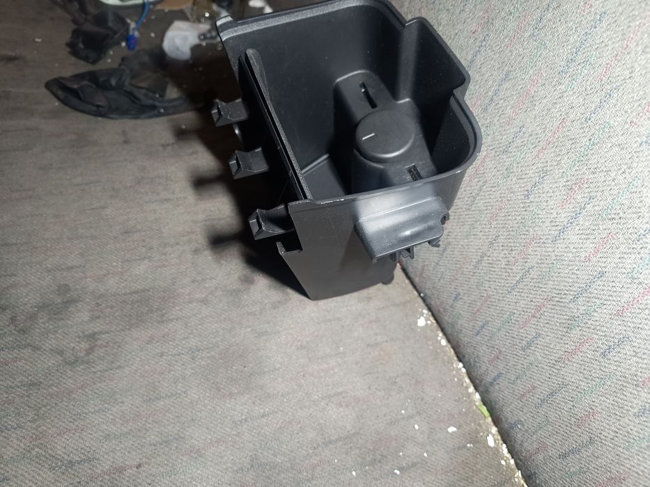 Schowek czytnik karty gniazdo USB Opel Astra J oryg kpl gwarancja
