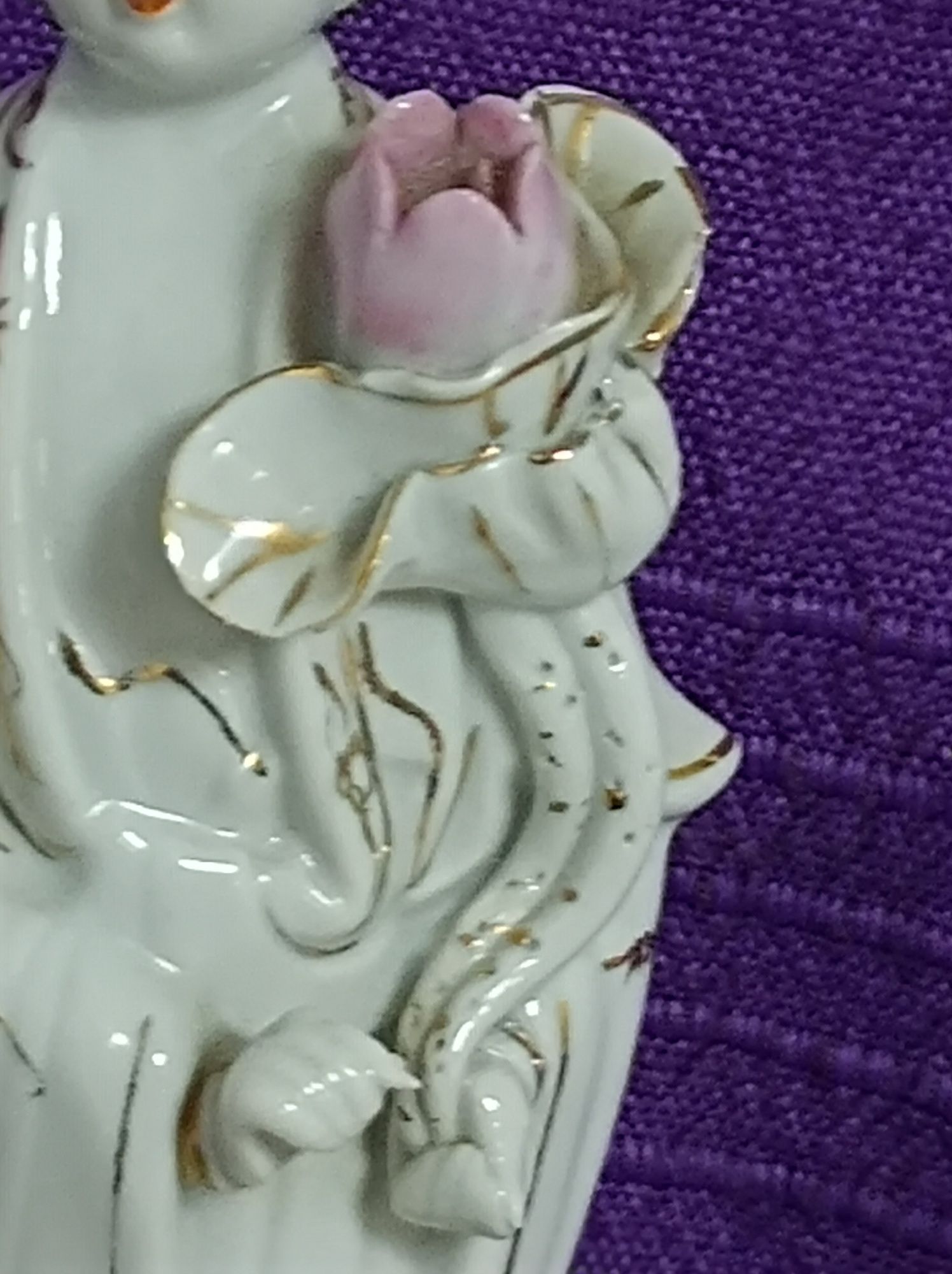 Guan Yin figurka porcelanowa .Lotos. Bogini .Chiny. Rzadkość.