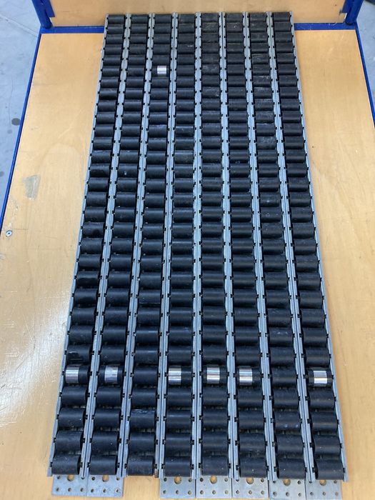 Rolki transportowe na listwie do prowadzenia ładunkuw 100 cm szerkoa
