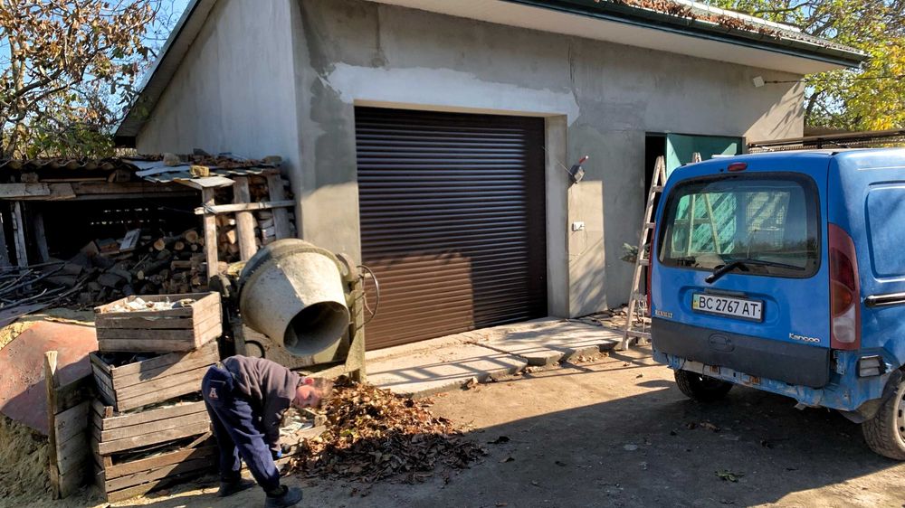 Автоматичні ролетні та секційні гаражні ворота від "NAPA.Lviv"