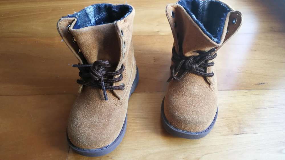 IMPECÁVEIS Botas camurça camel n. 21