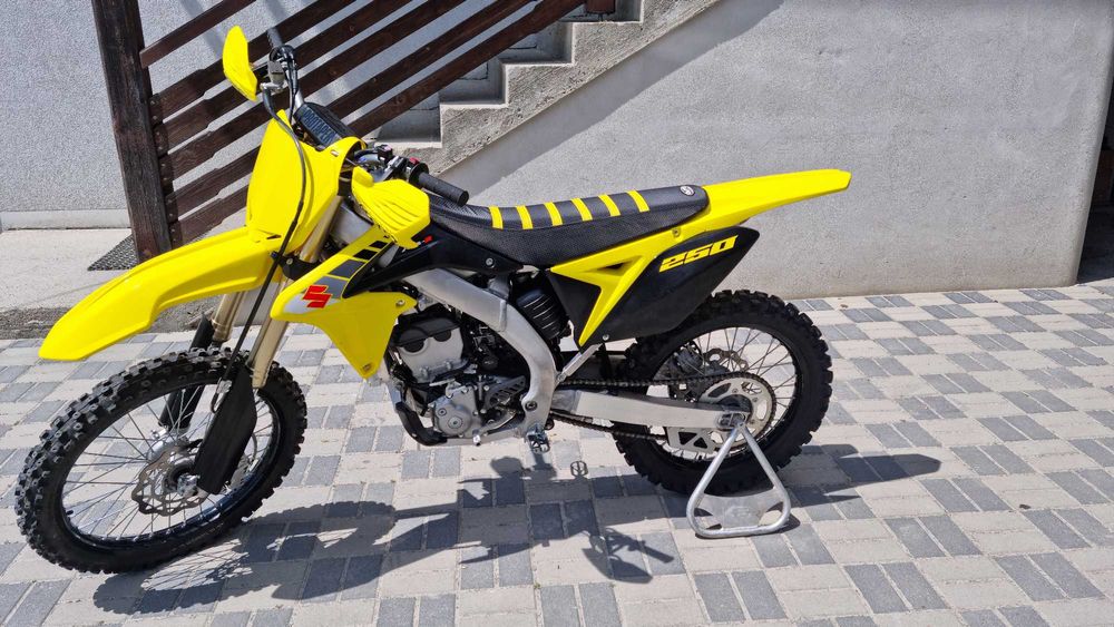 Suzuki Rmz 250 jak NOWA 6 MTH od NOWOŚCI  Kxf Polecam Sxf i Yzf
