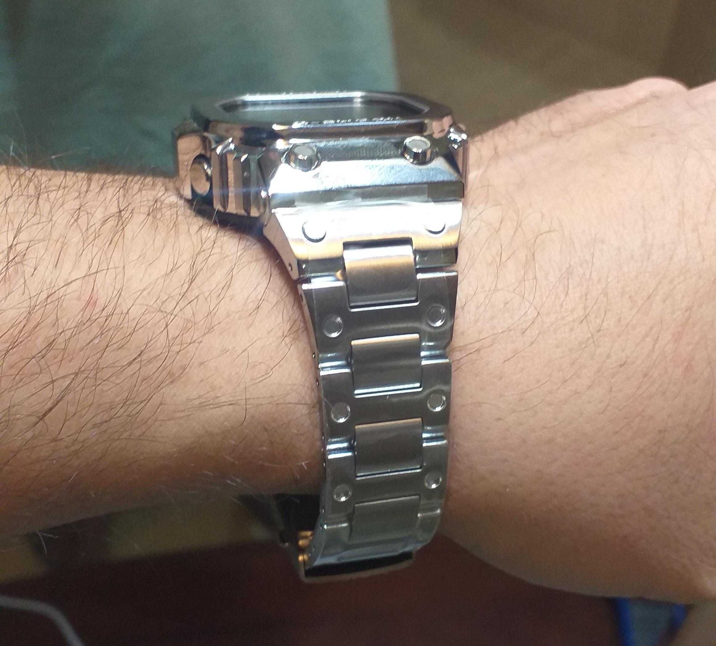 Zegarek Casio G-Shock GX-56BB-1ER King Metal srebrny.