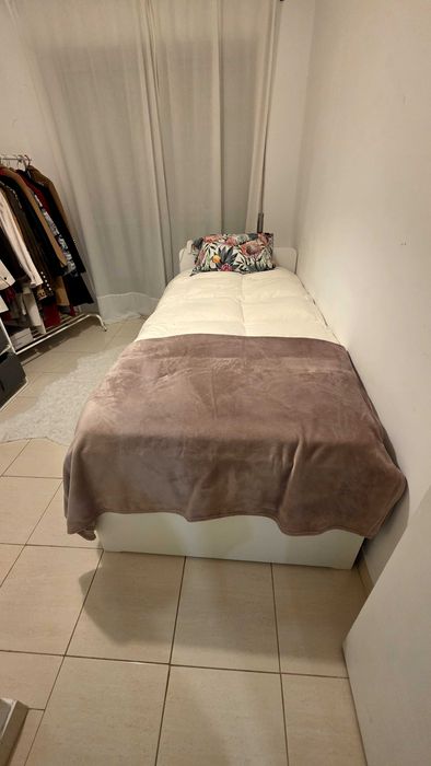 Cama Individual em bom estado