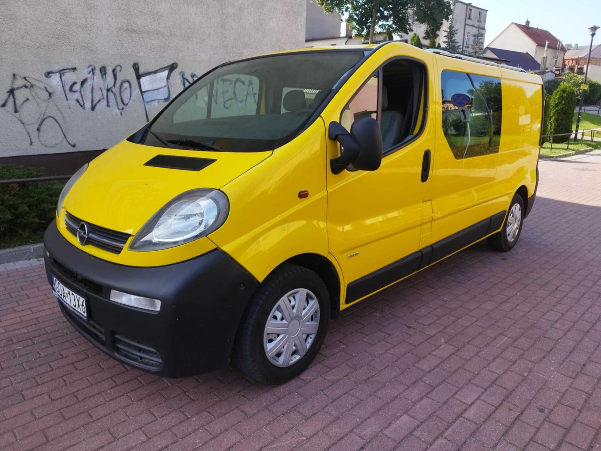 Opel Vivaro 1.9  6 osobowy zadbany