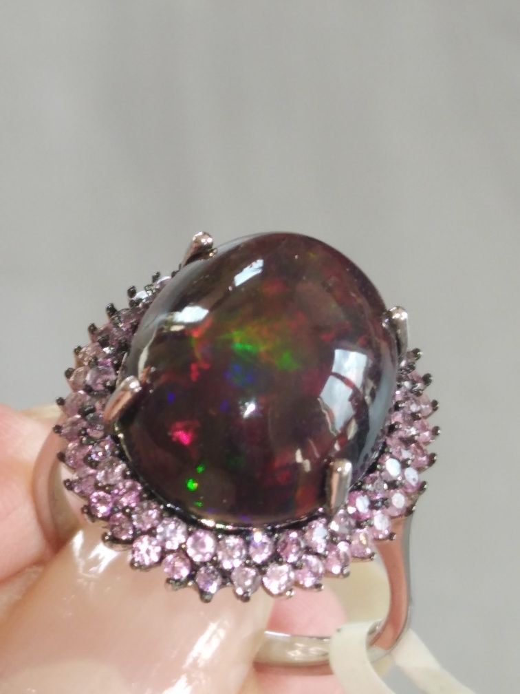 Opal czarny naturalny