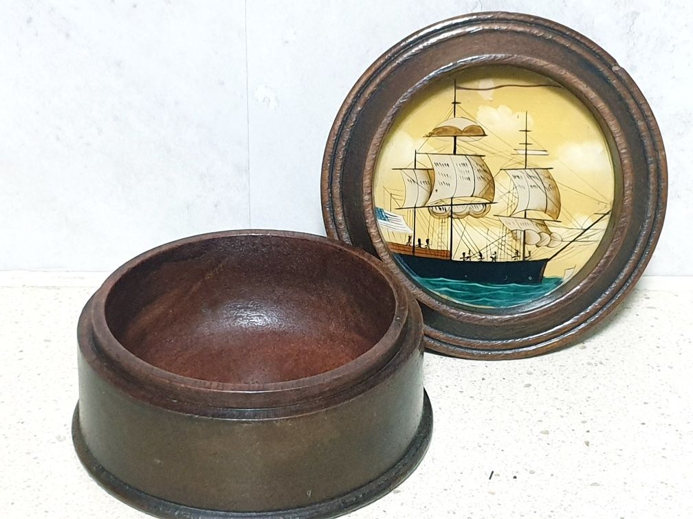 Linda caixa de tabaco em madeira com pintura reversa - navio