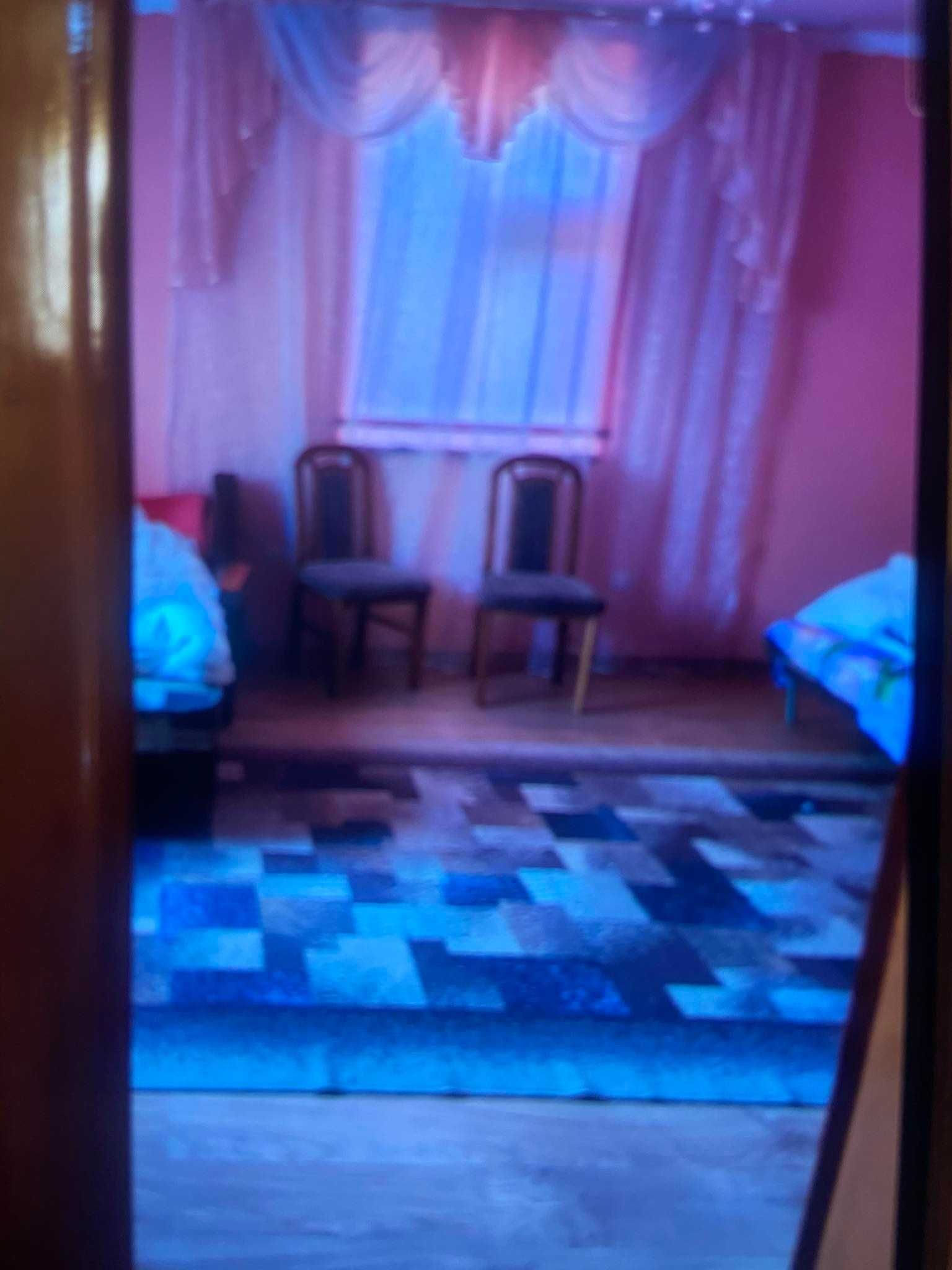 Здається будинок двох- кімнатний