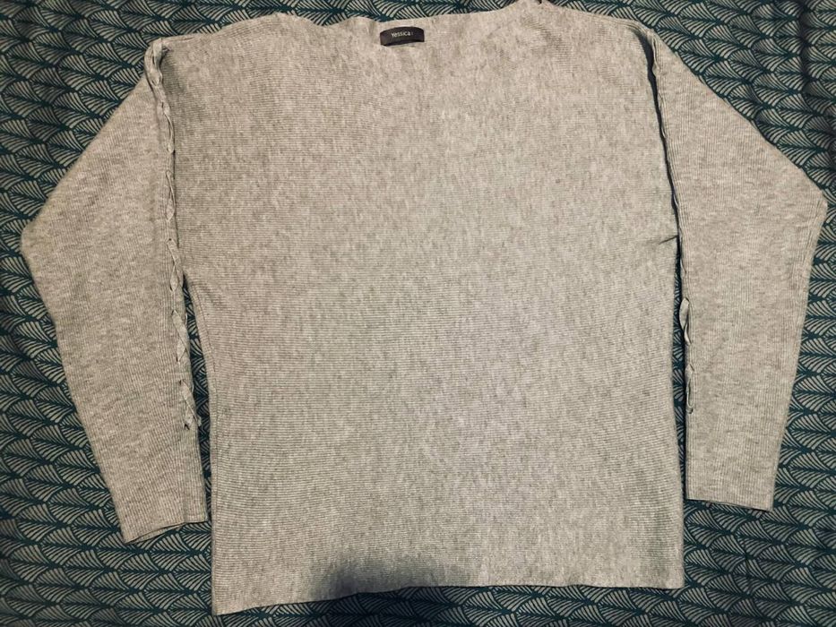 Кофточка с открытыми плечами