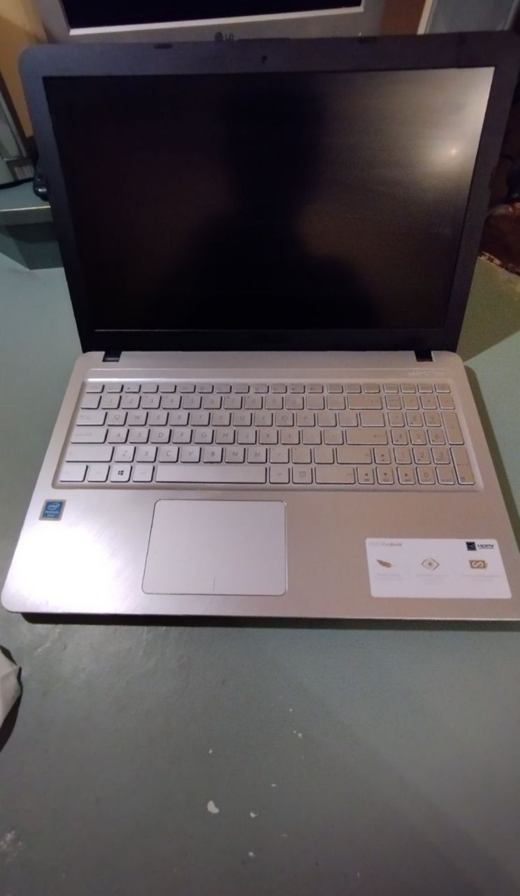 Ноутбук ASUS VivoBook X540UAR
