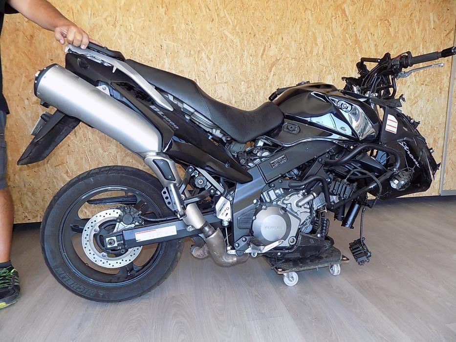 Suzuki DL 1000 v-storm para peças.