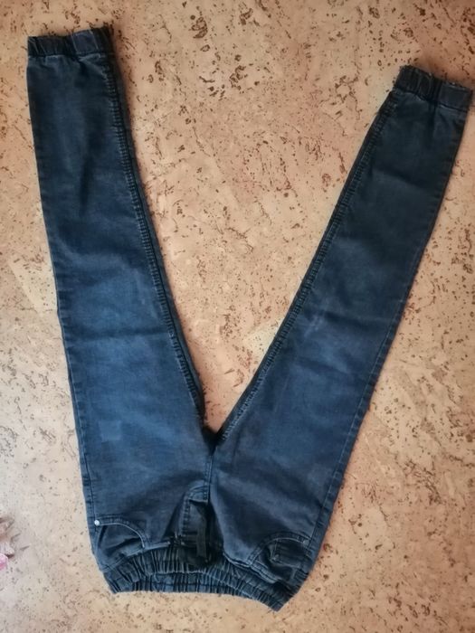 Джинсы детские джогеры длина 82см бёдра 34см,