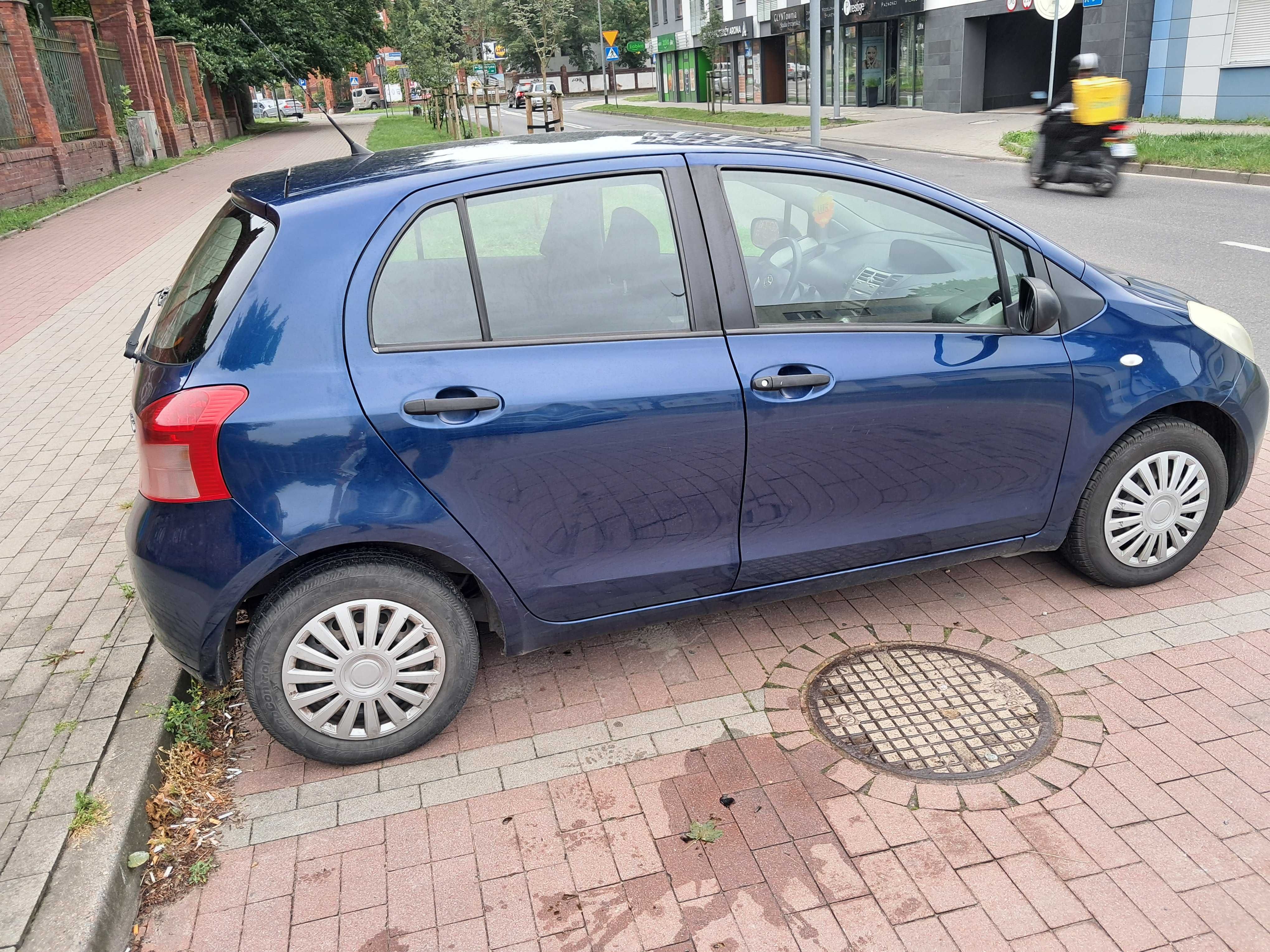 Sprzedam Toyota Yaris 2006r. 1.0