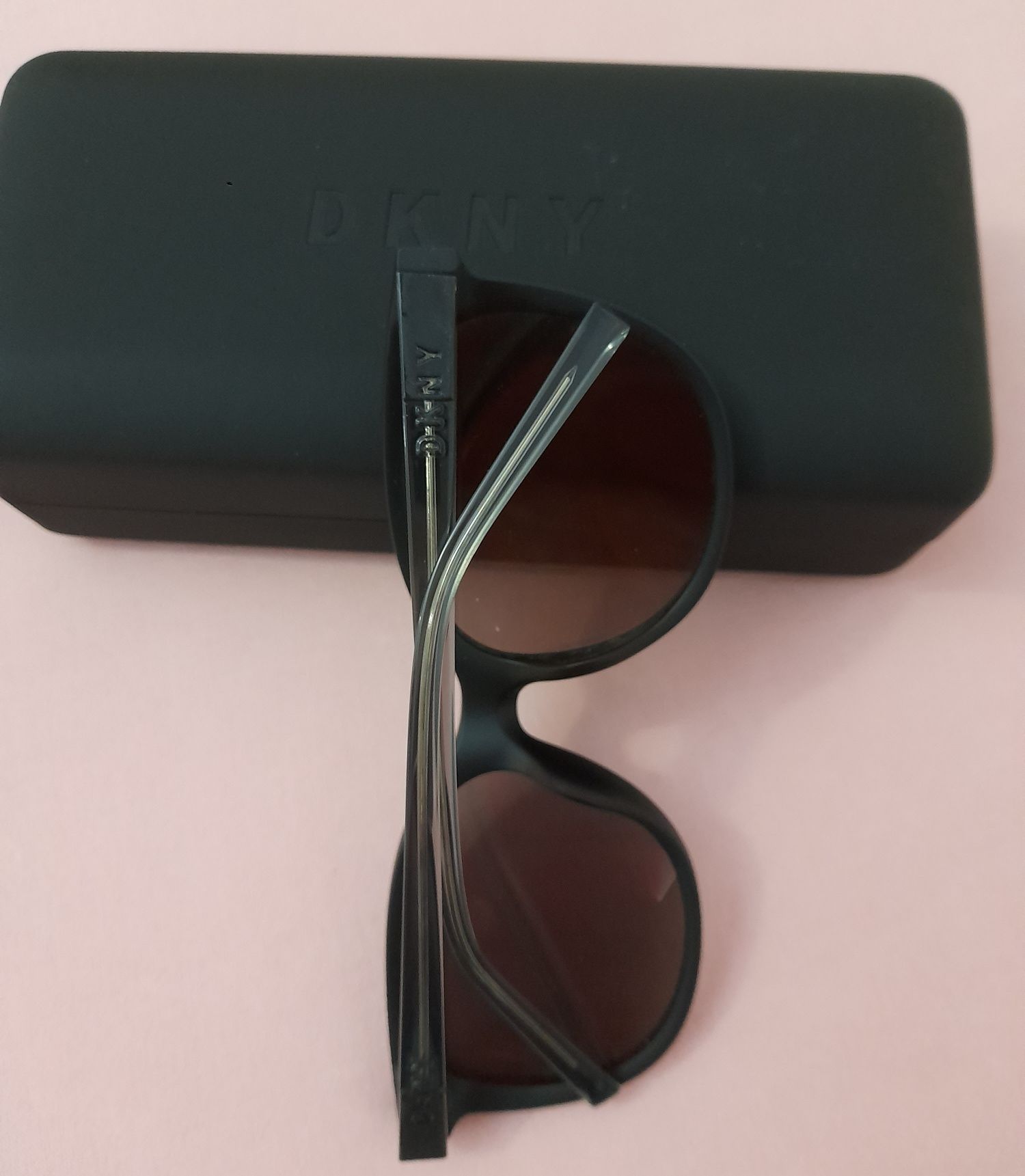 Óculos de sol DKNY