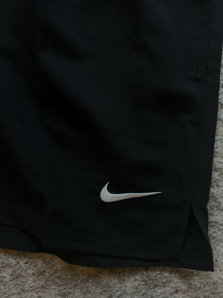 Czarne kąpielówki Nike (rozmiar S) – NOWE z metką!