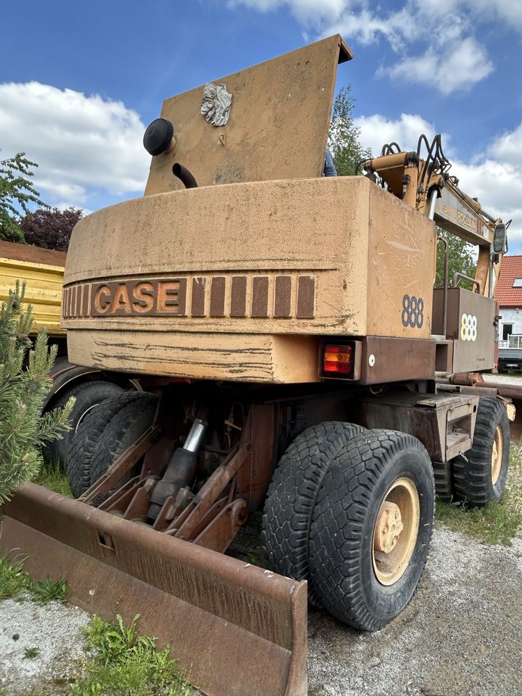Koparka CASE 888 POCLAIN 6T-590