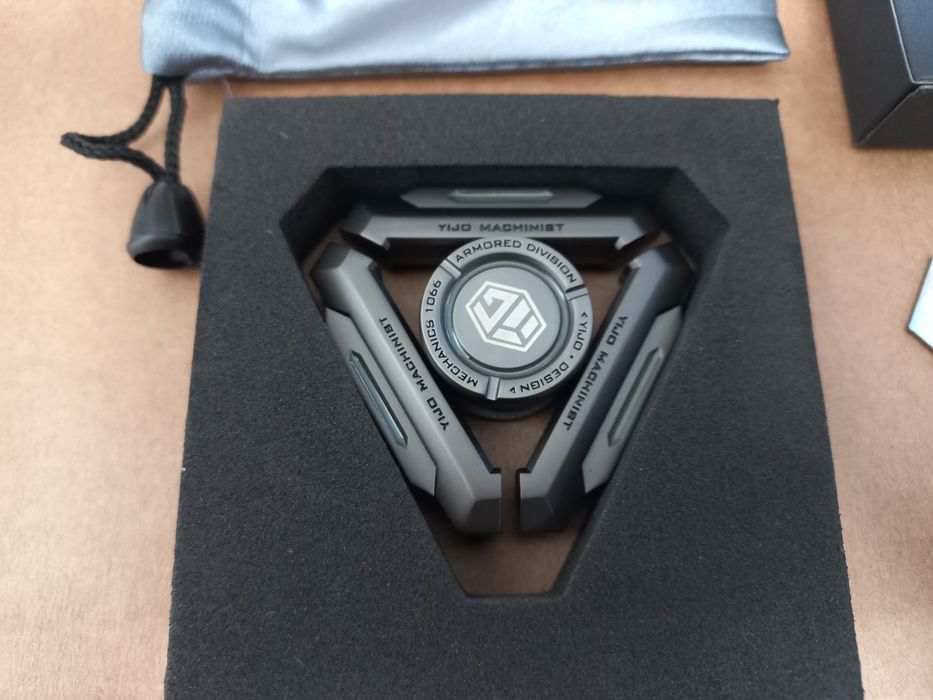 Металлический взрослый и детский спиннер в полном коплекте