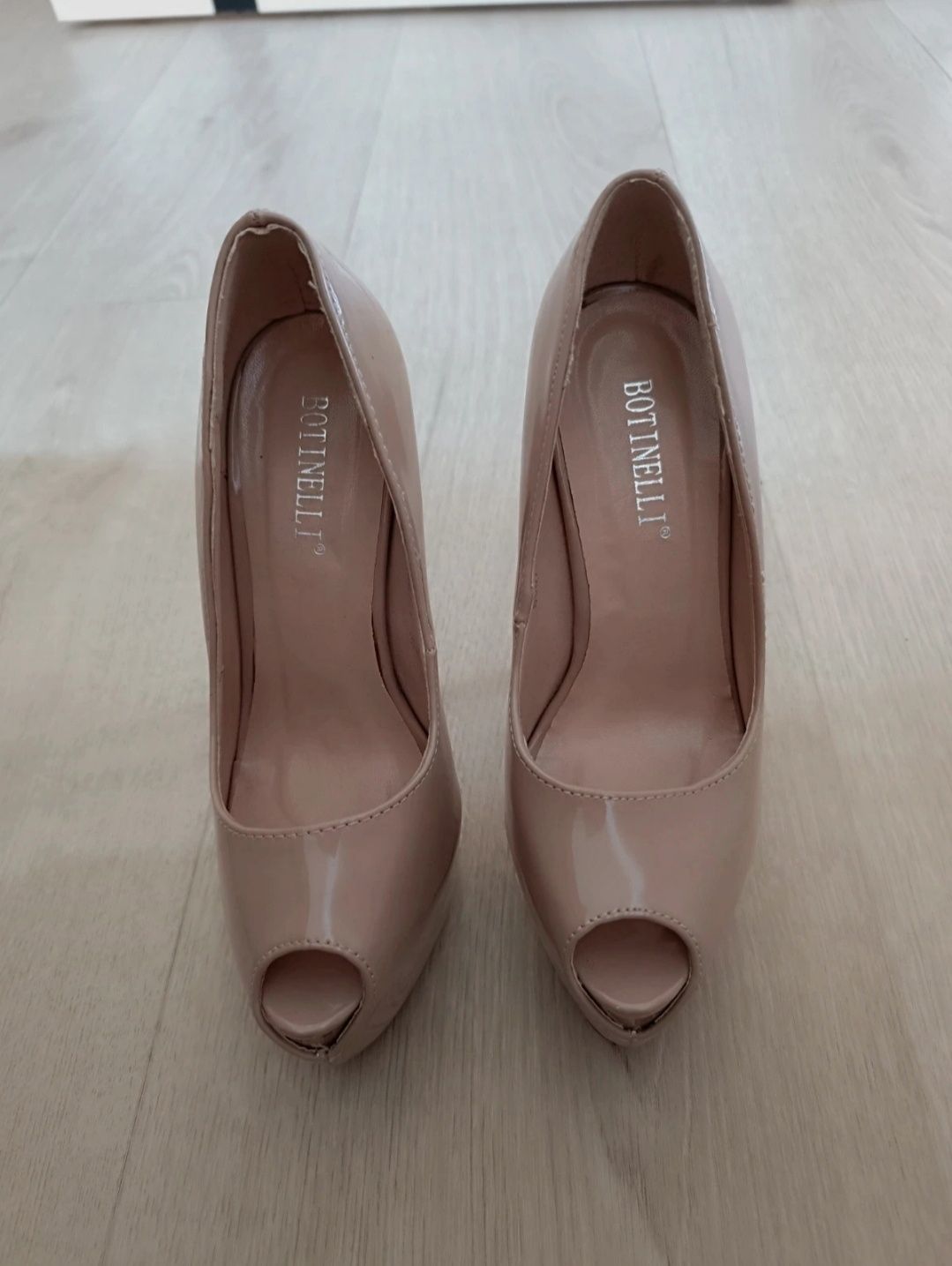 Nude szpilki platforma r. 35