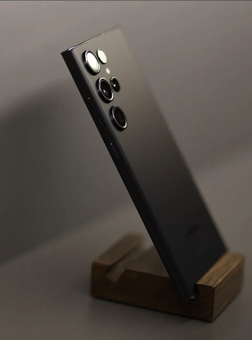Продам оригінальний Samsung Galaxy S23 Ultra
