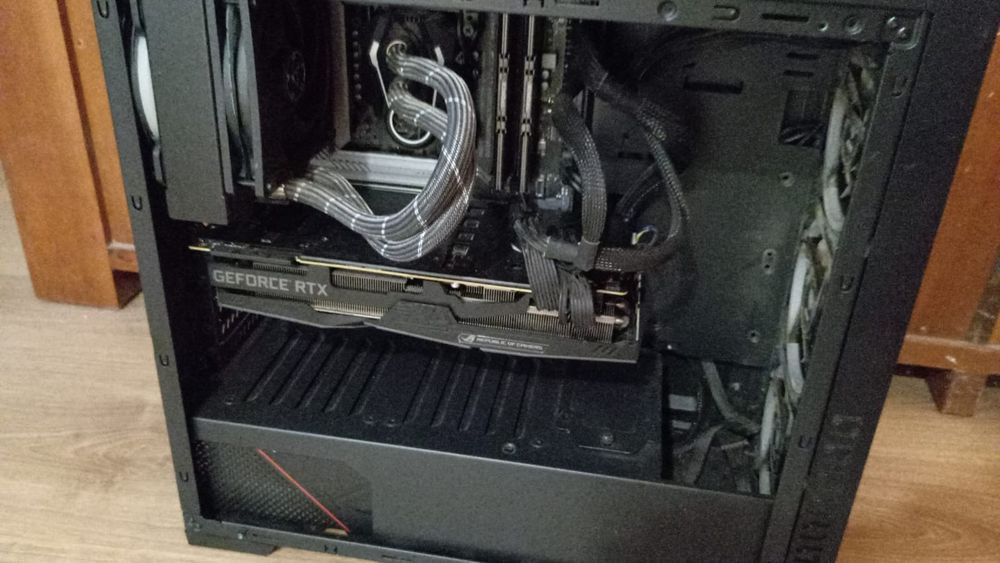 Desktop gaming i7 12700k 2080TI 11GB 64GB Asus Rog strixRAM