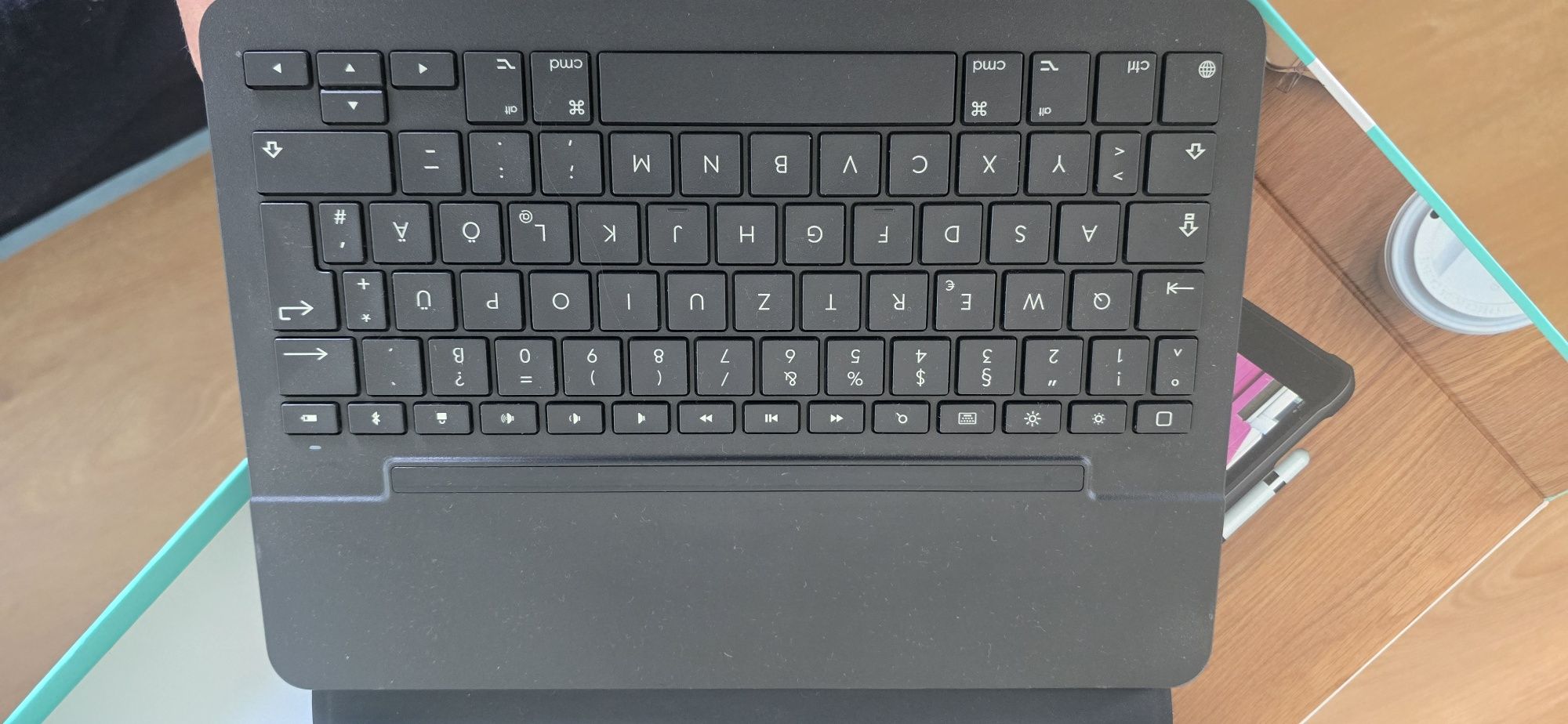 Klawiaturka Logitech SLIM FOLIO (iPad 7,8,9gen))
