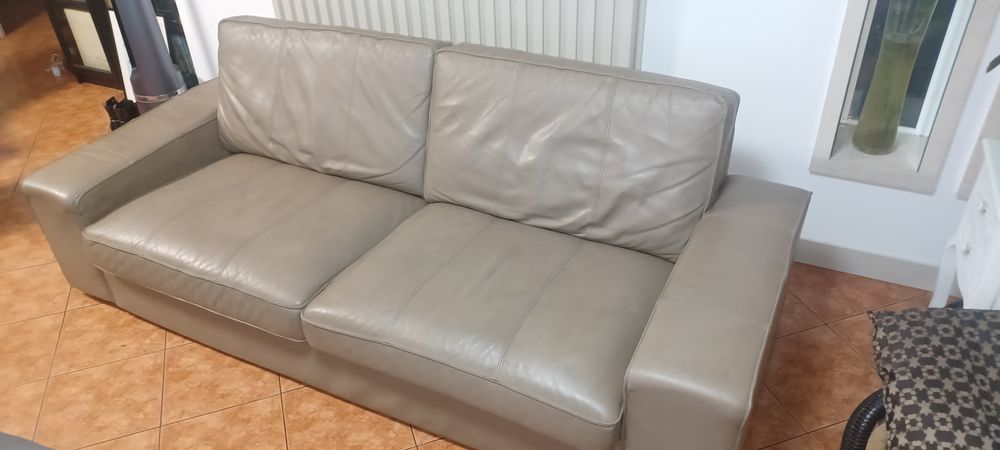Sofá kivik chaise longue em pele