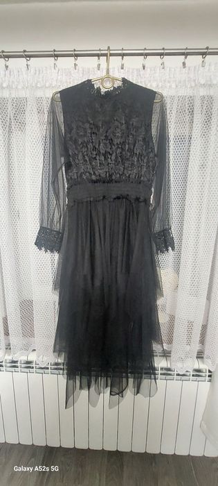 Czarna wieczorowa sukienka