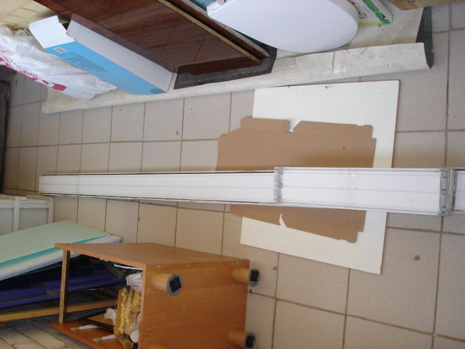 Карниз потолочный пластиковый, 296смх13 см (2шт) и 60смх13см (2 шт)