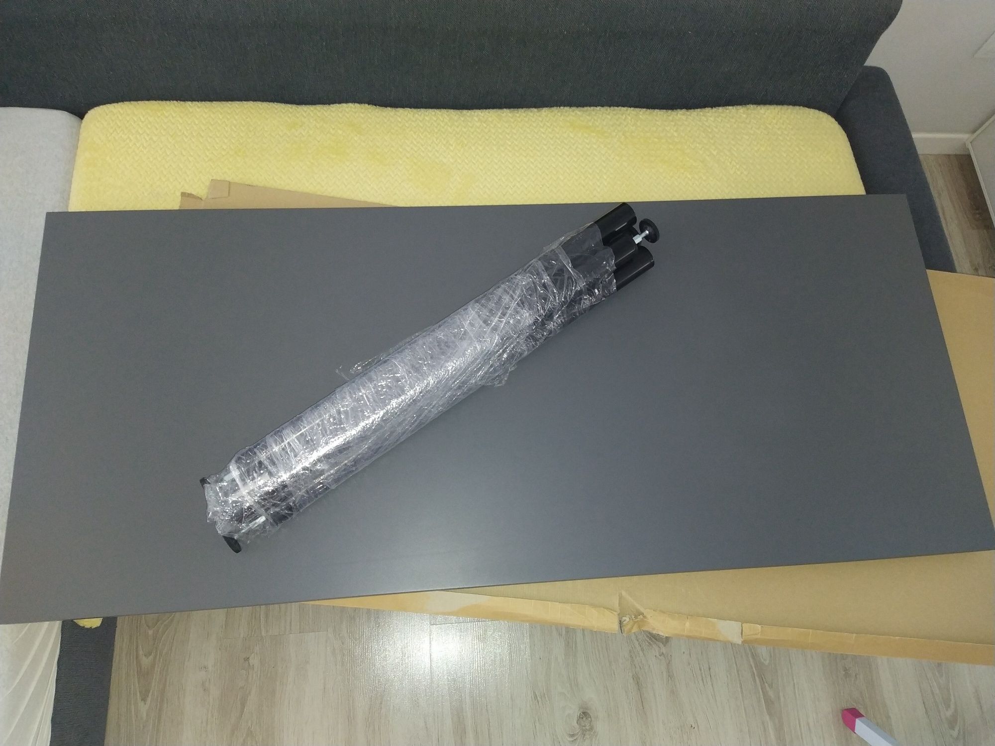 Biurko IKEA LAGKAPTEN, 140x60 cm