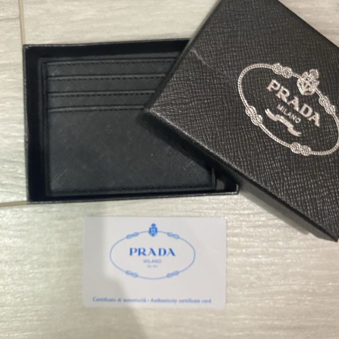 Carteira Prada nova em caixa