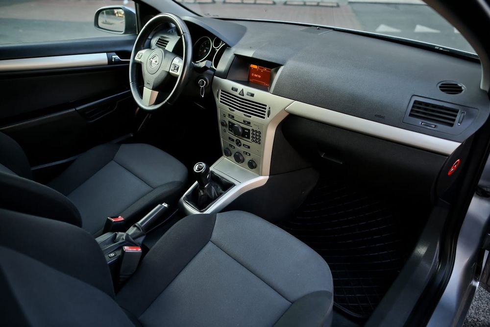 Astra GTC 1.4 benzyna, 2007r, Tempomat, Niski Udokumentowany Przebieg