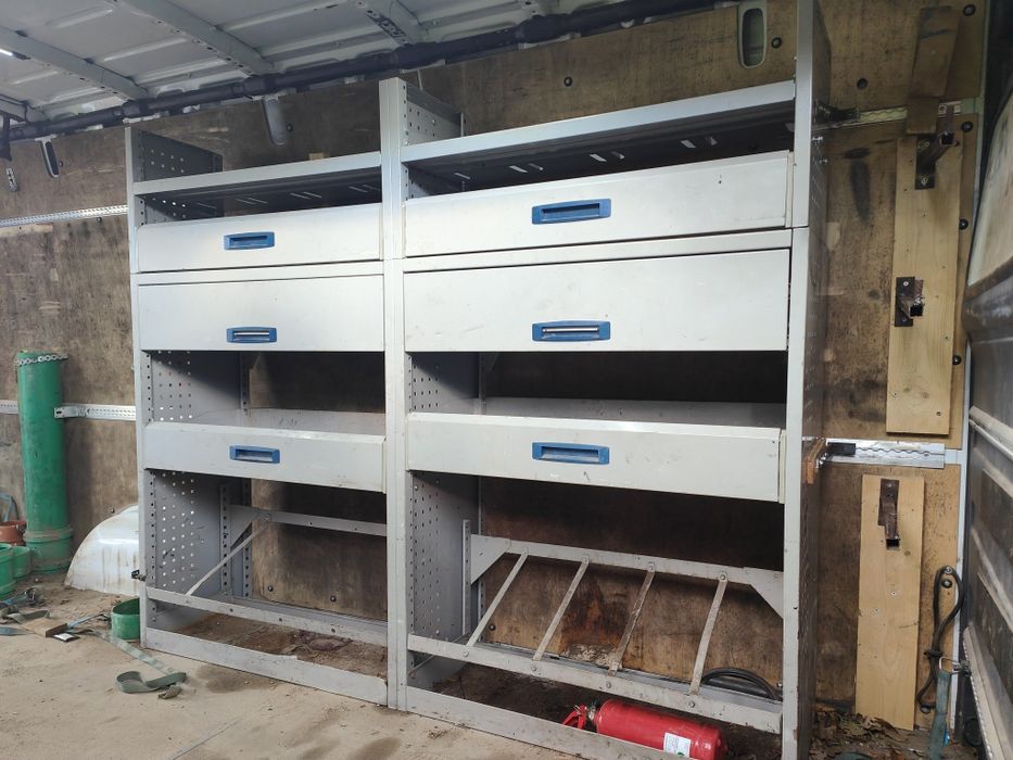 Zabudowa serwisowa szafy paka Bus