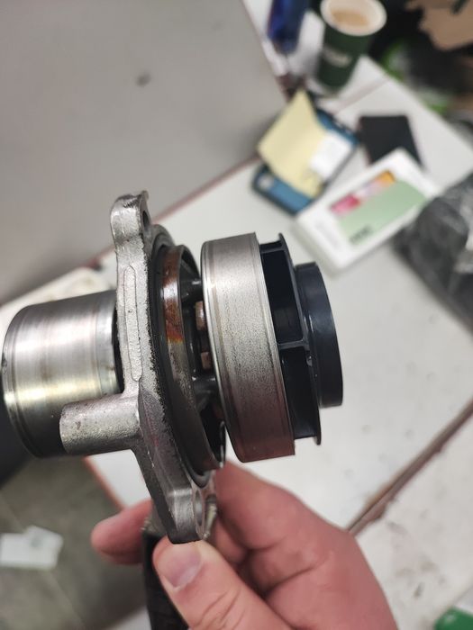 Помпа skoda octavia a7 1.6 tdi