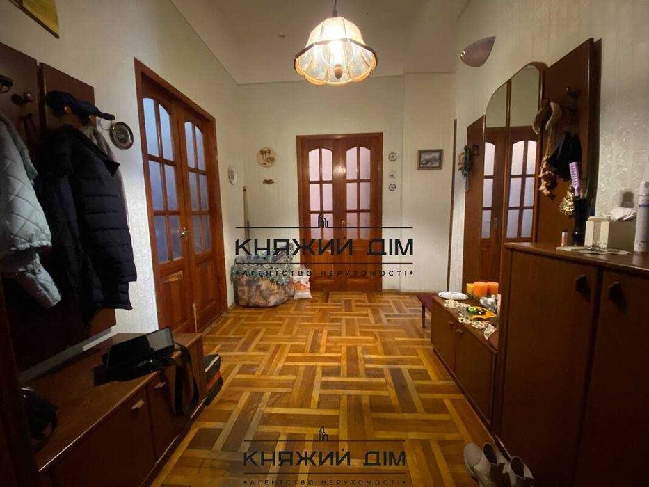 Продаж 3 кімнатна квартира м. Олімпійська КОД 21147044