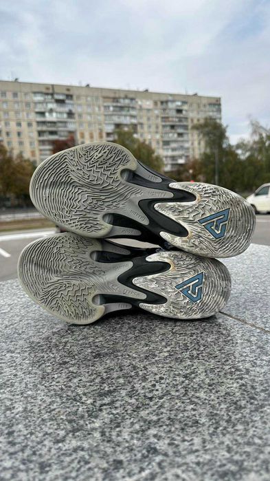 #3611 Nike Freak 4 [US 9|27 cm]