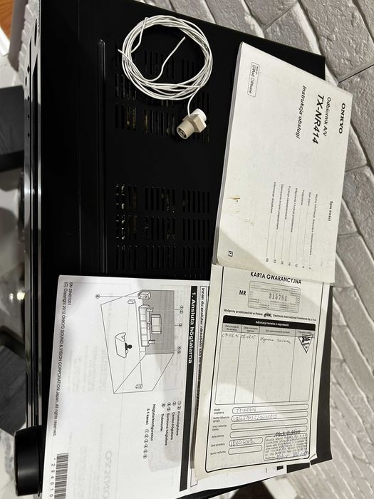Kino domowe 5.0 Onkyo TX-NR414 + komplet kolumn Quadral Quintas