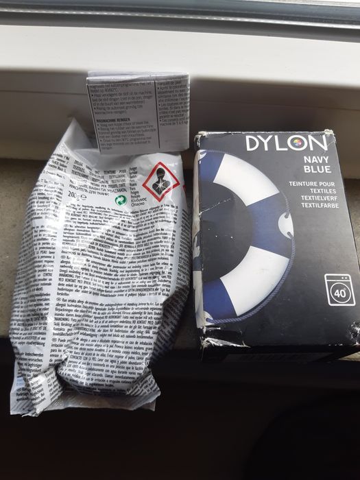 Produto para tingir roupa